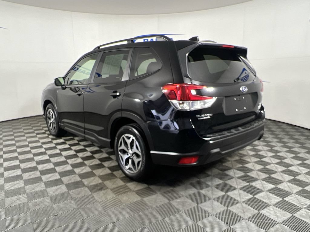 Used 2019 Subaru Forester Premium w/ All-Weather Package AWD/4WD image 7