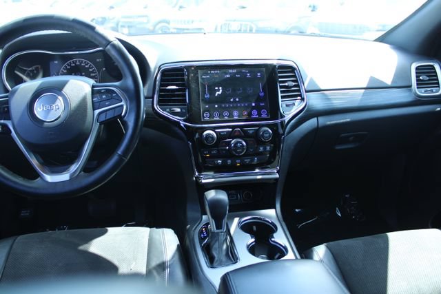 Used 2019 Jeep Grand Cherokee Altitude RWD image 12