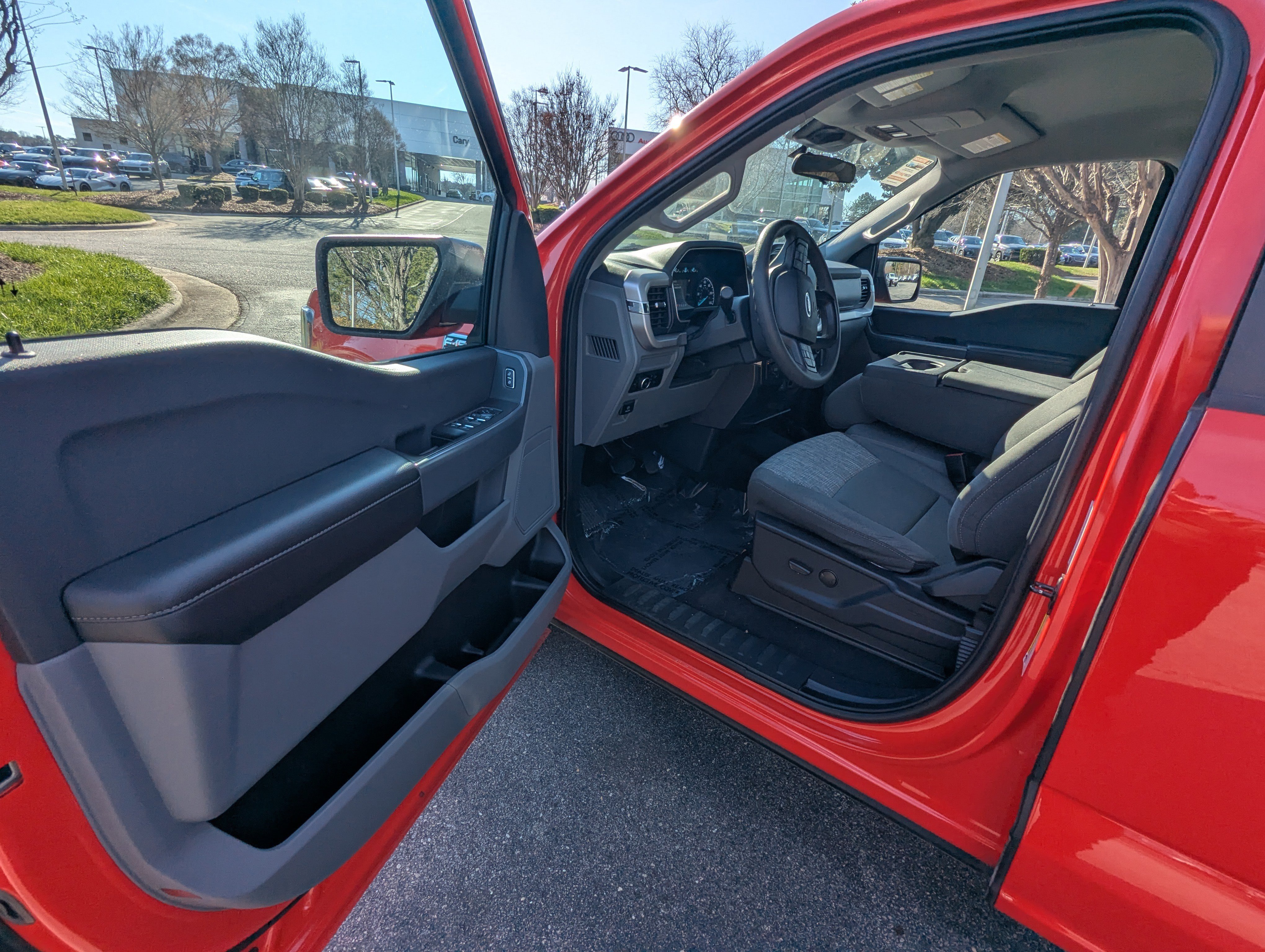 Used 2023 Ford F150 XLT image 8
