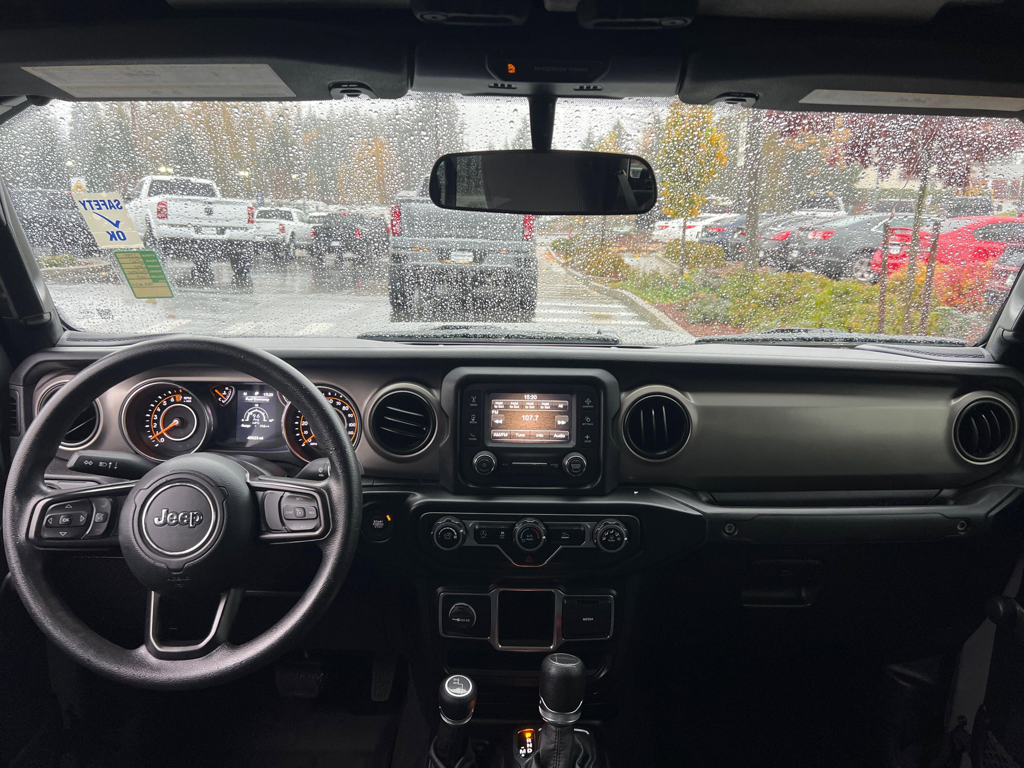 Used 2021 Jeep Gladiator Sport image 11
