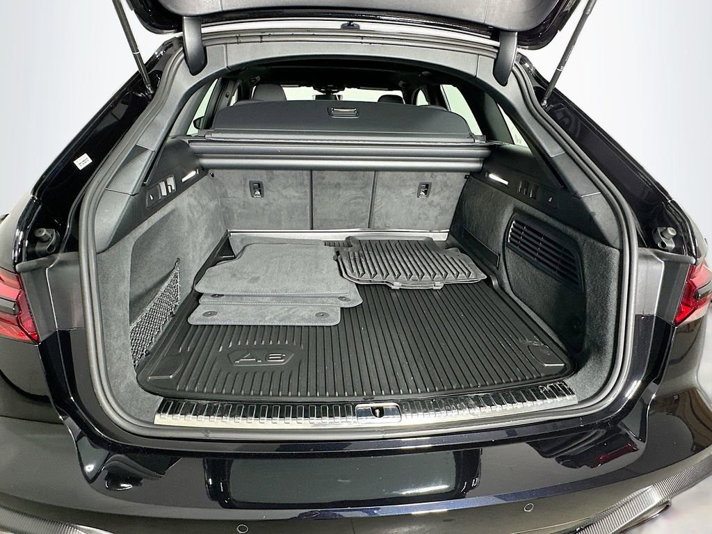 Used 2025 Audi RS 6 performance image 27