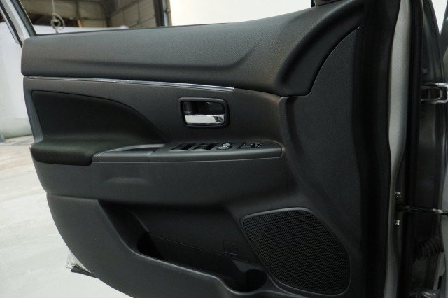 Used 2023 Mitsubishi Outlander Sport LE AWD/4WD image 19