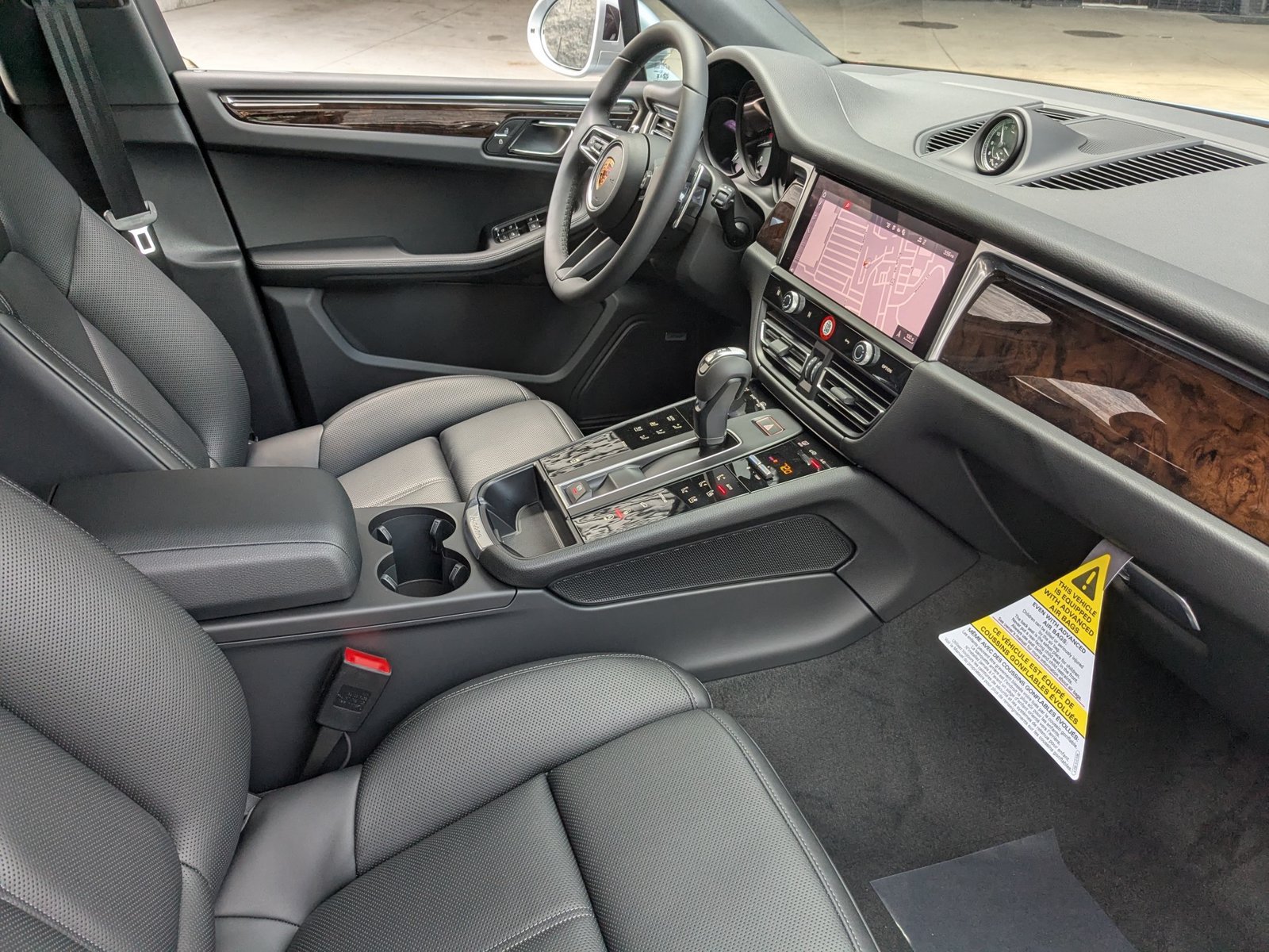 Certified 2026 Porsche Macan AWD/4WD image 27