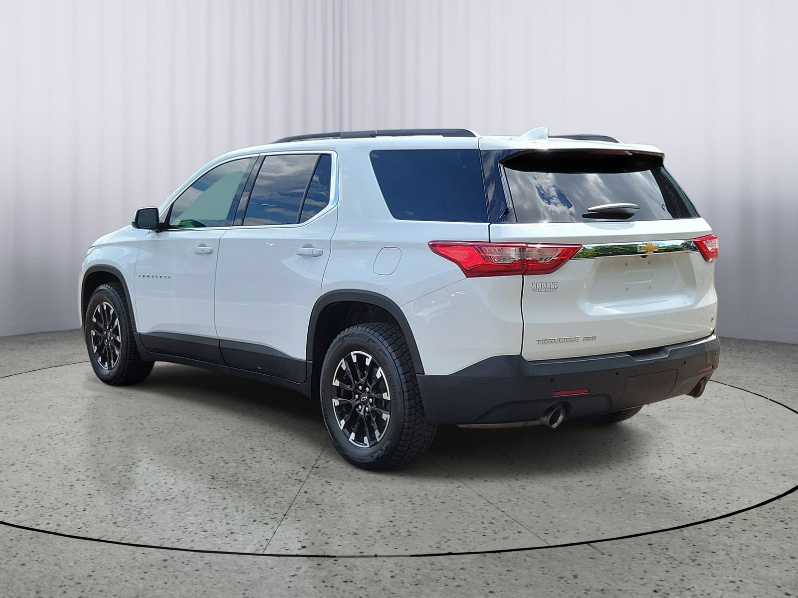 Used 2019 Chevrolet Traverse LT w/ LPO, Floor Liner Package AWD/4WD image 4