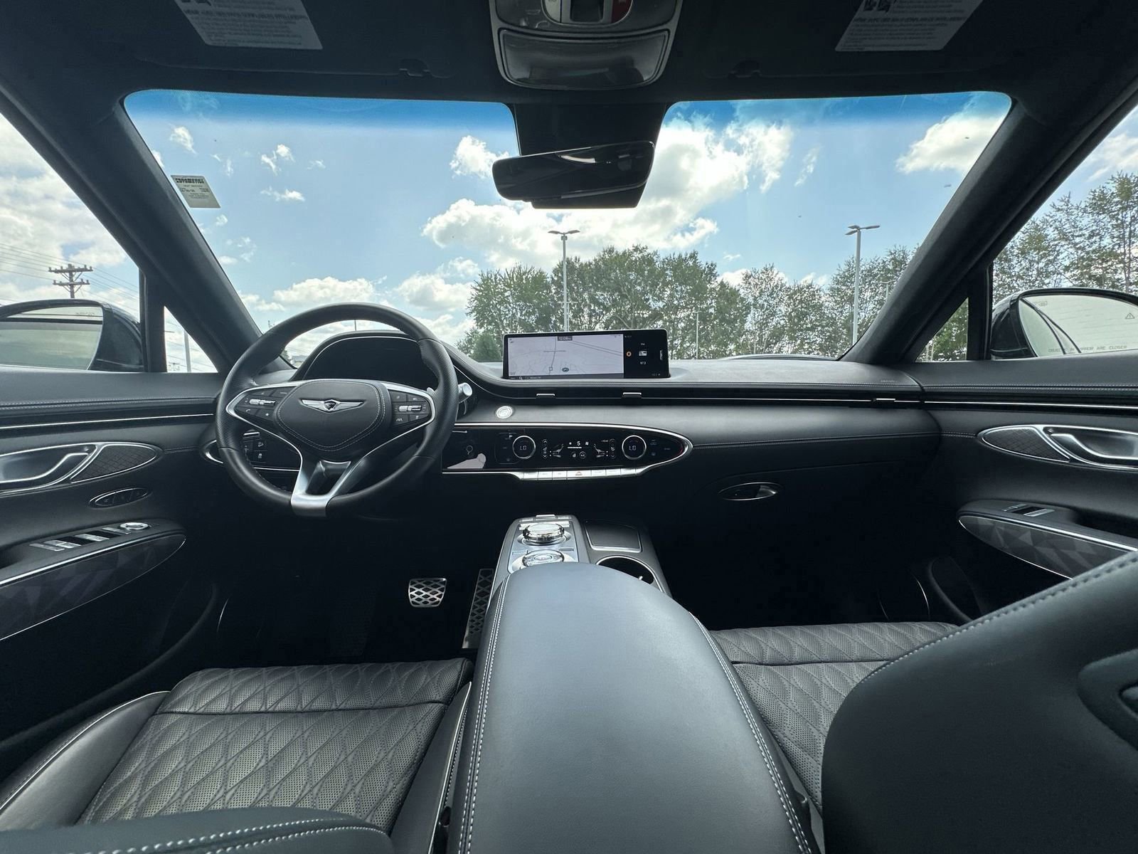 Used 2024 Genesis GV70 3.5T Sport w/ Sport Advanced Package image 11