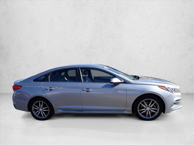 Used 2017 Hyundai Sonata Sport 2.0T FWD image 5