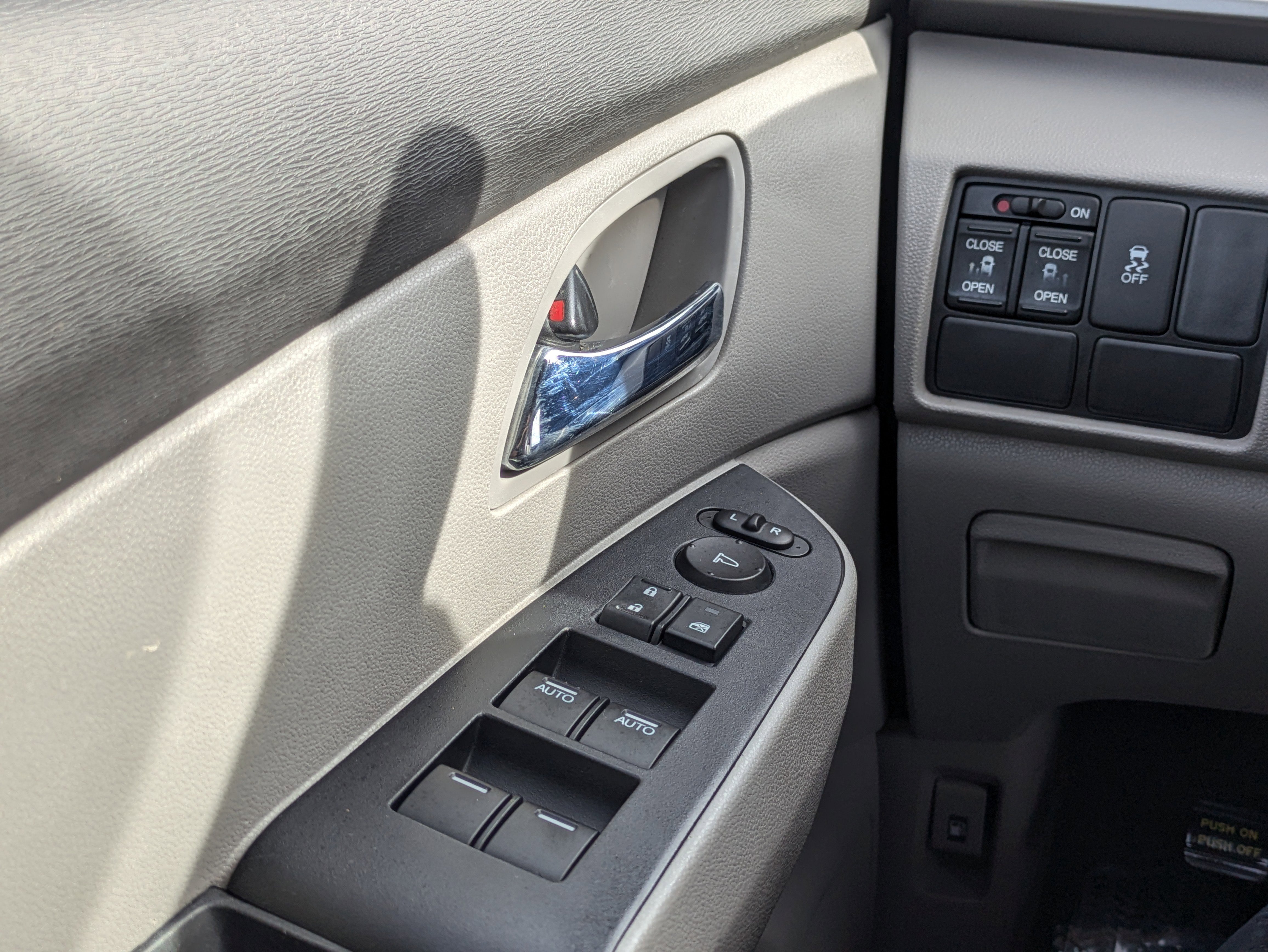 Used 2016 Honda Odyssey EX image 24