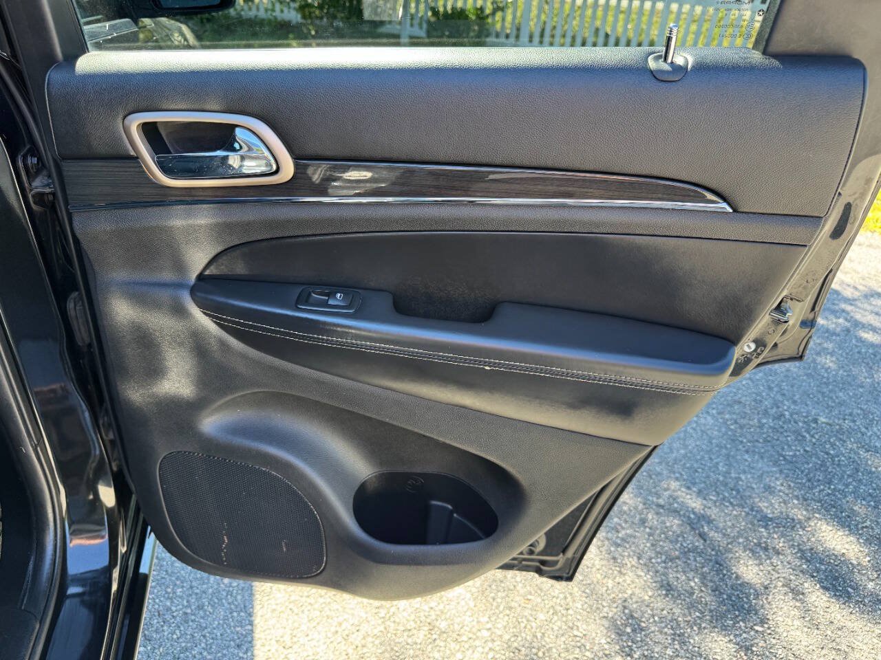 Used 2016 Jeep Grand Cherokee Overland RWD image 28
