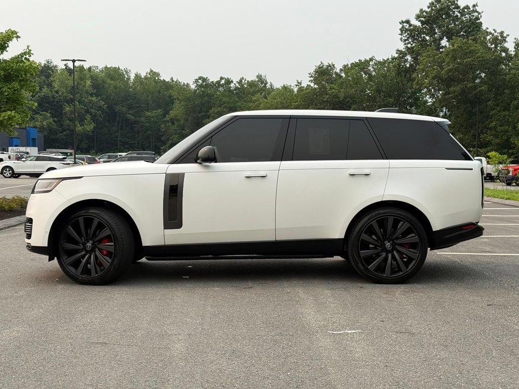 Used 2024 Land Rover Range Rover SV AWD/4WD image 3