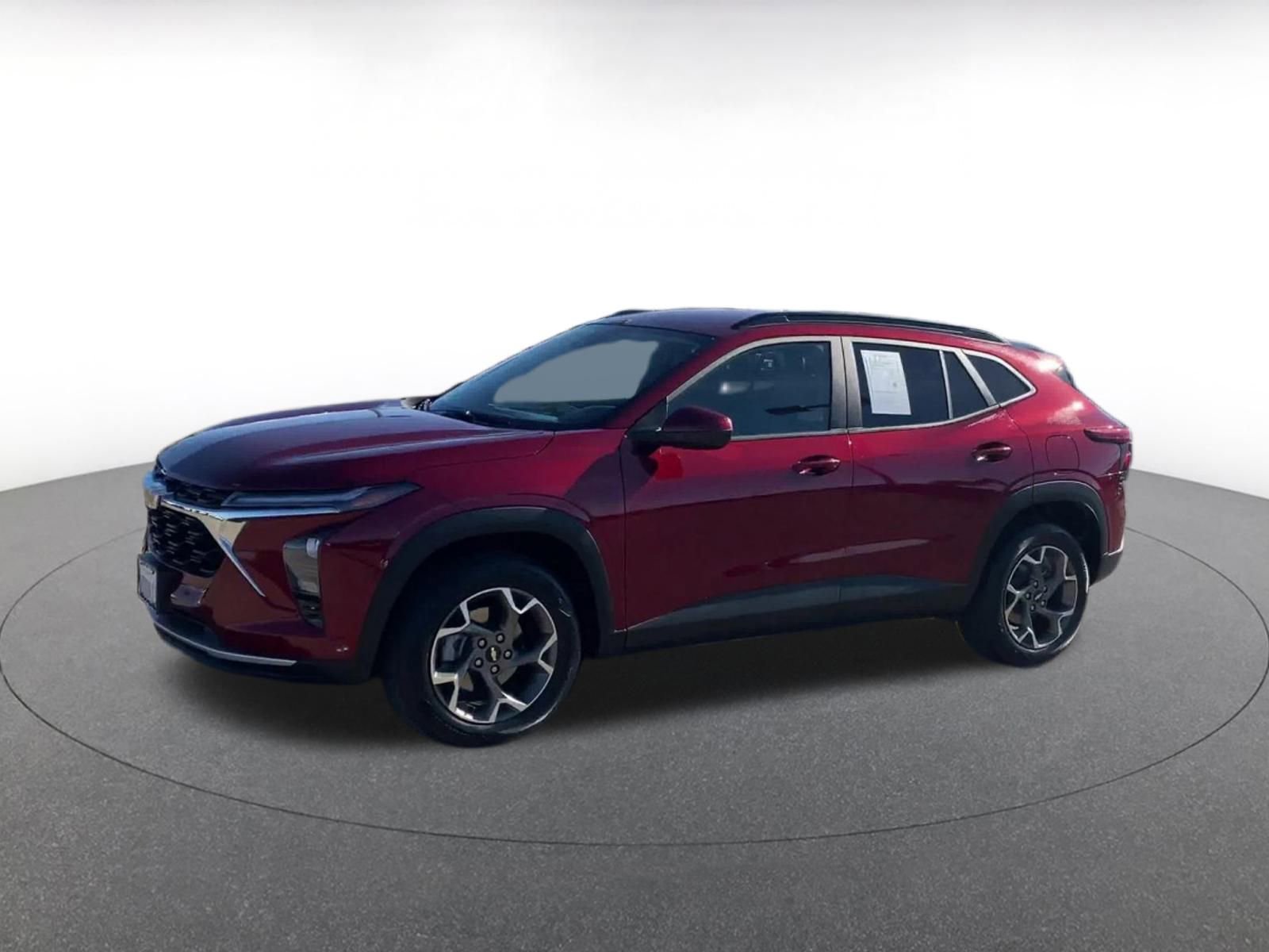 Used 2025 Chevrolet Trax LT image 7