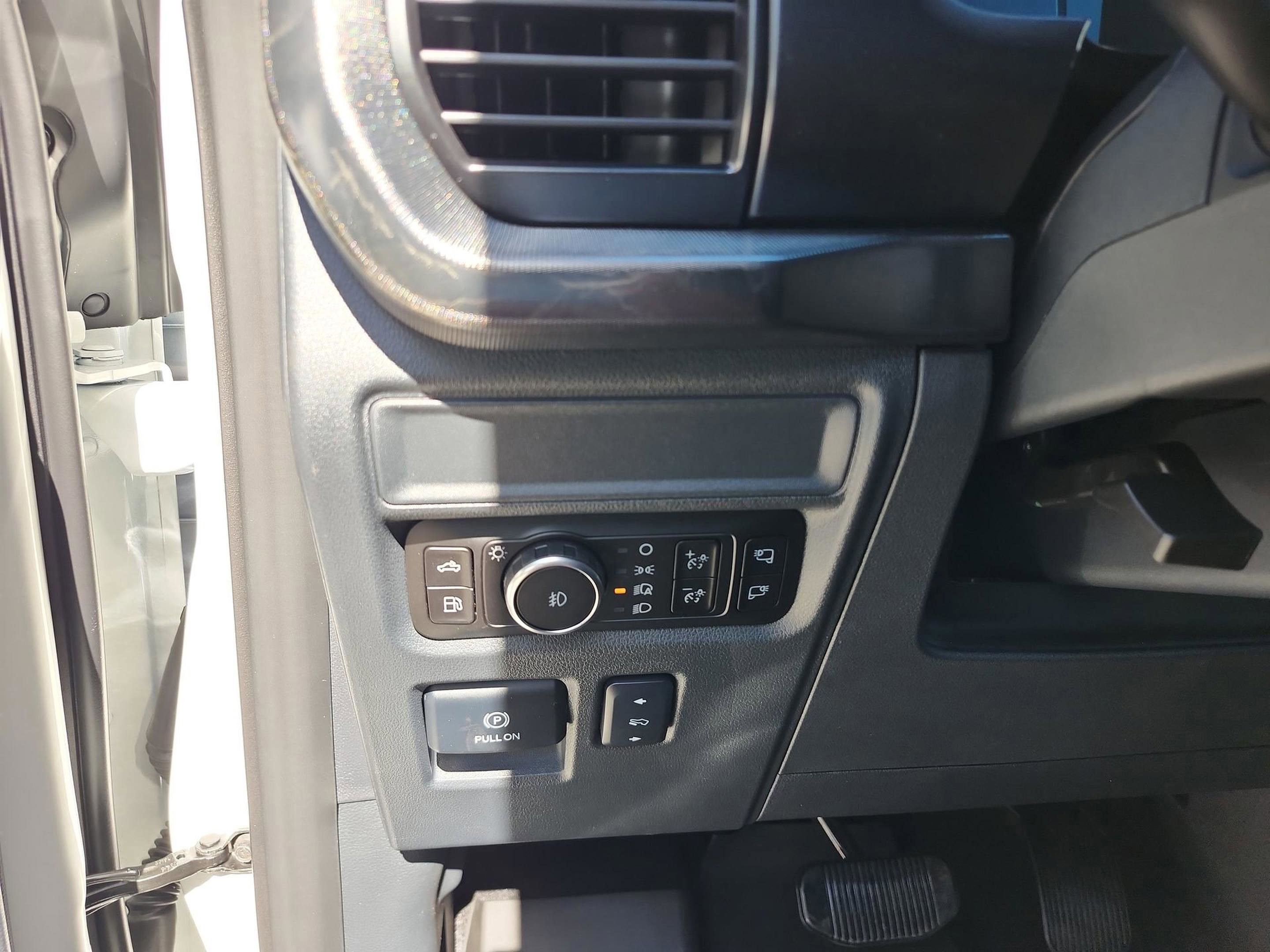 New 2025 Ford F150 Lariat w/ Equipment Group 502A High AWD/4WD image 13