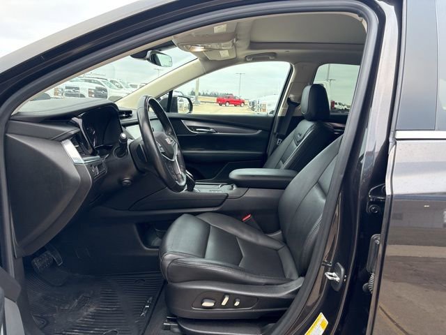 Used 2019 Cadillac XT5 Premium Luxury w/ Driver Assist Package image 11