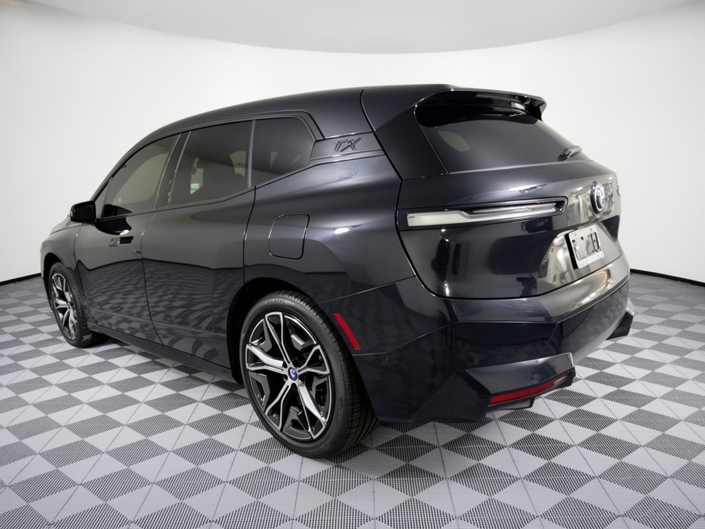 Used 2024 BMW iX xDrive50 w/ Sport Package AWD/4WD image 3