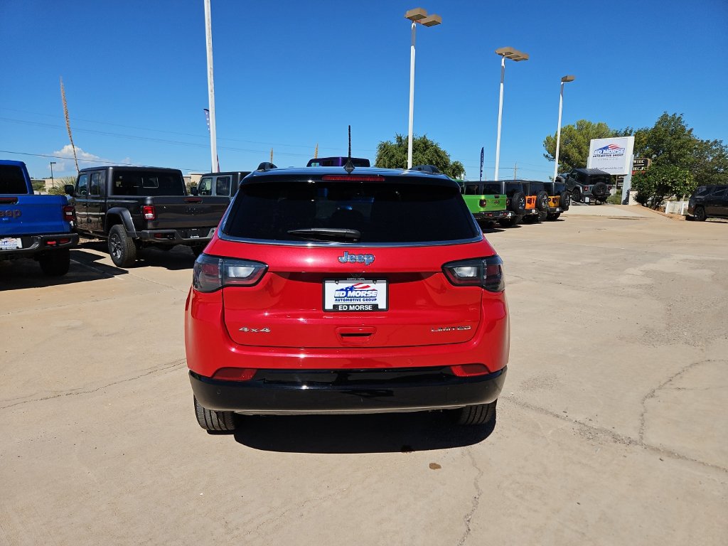 Used 2024 Jeep Compass Limited w/ Elite Group AWD/4WD image 3