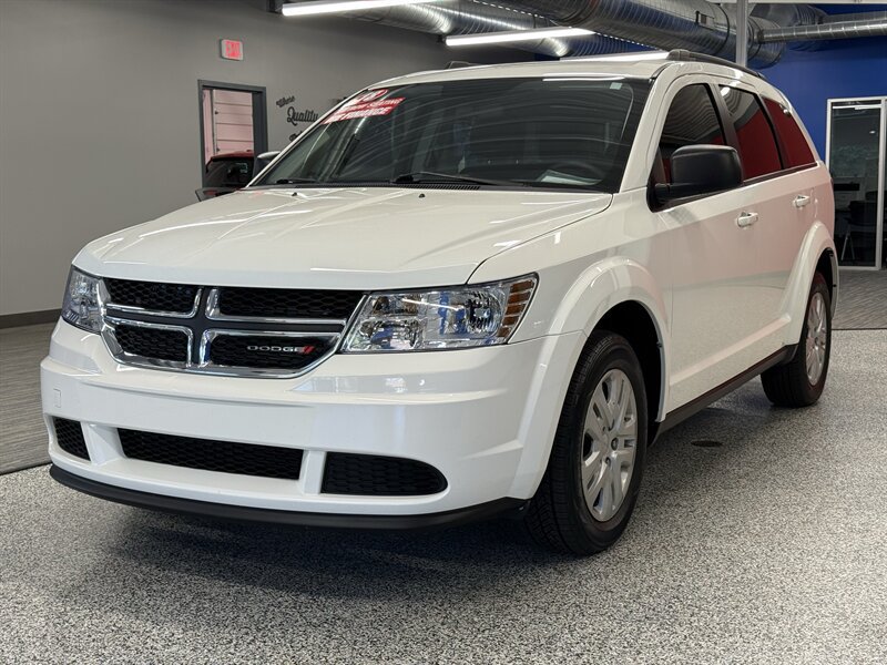 Used 2018 Dodge Journey SE FWD image 2