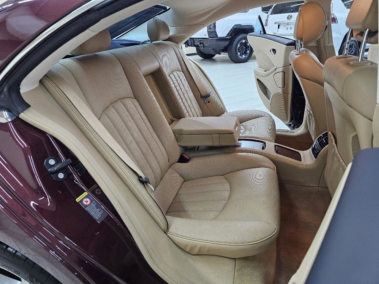 Used 2006 Mercedes-Benz CLS 500 w/ Premium Pkg image 23