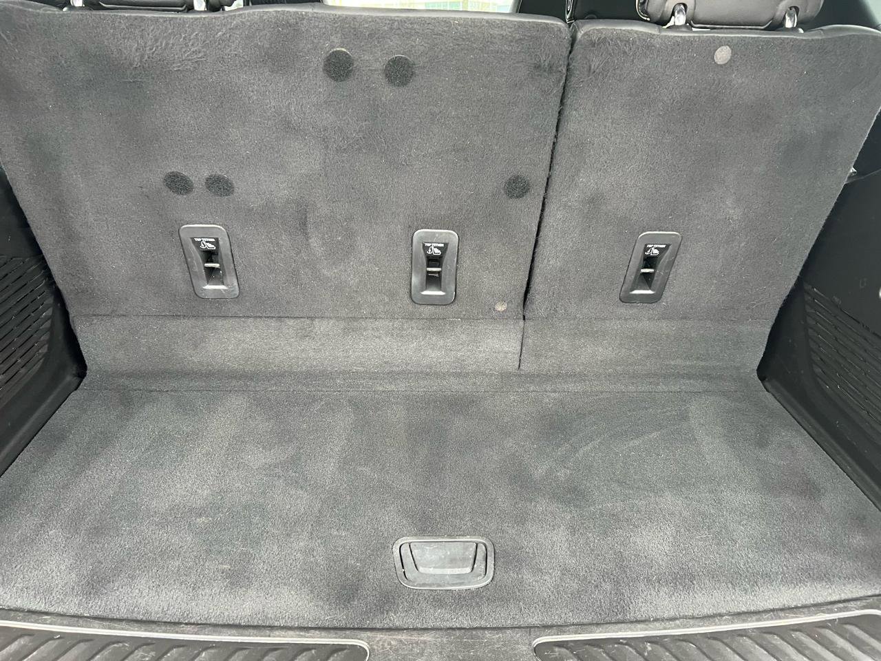 Used 2022 GMC Yukon SLT w/ SLT Premium Package image 41