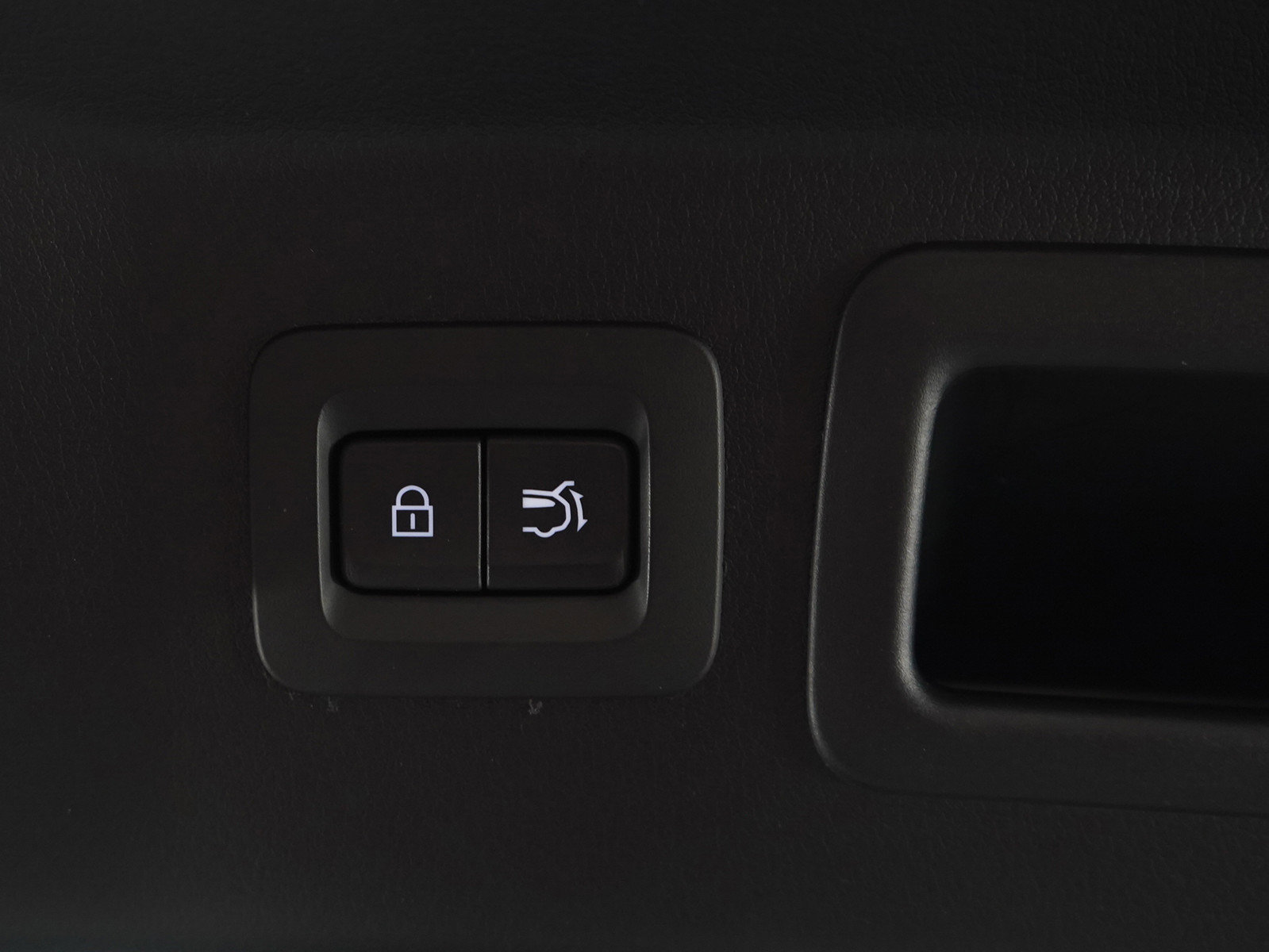 Certified 2025 MAZDA CX-70 3.3 Turbo S w/ Premium Package image 19