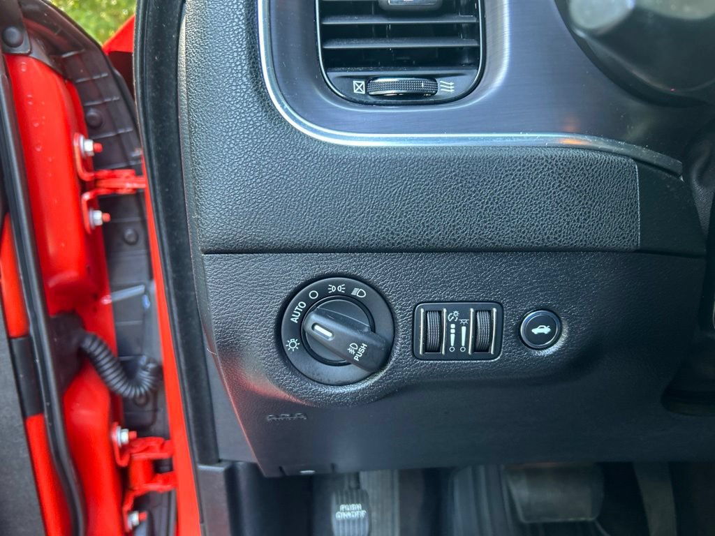 Used 2016 Dodge Charger R/T w/ Navigation & Travel Group RWD image 26