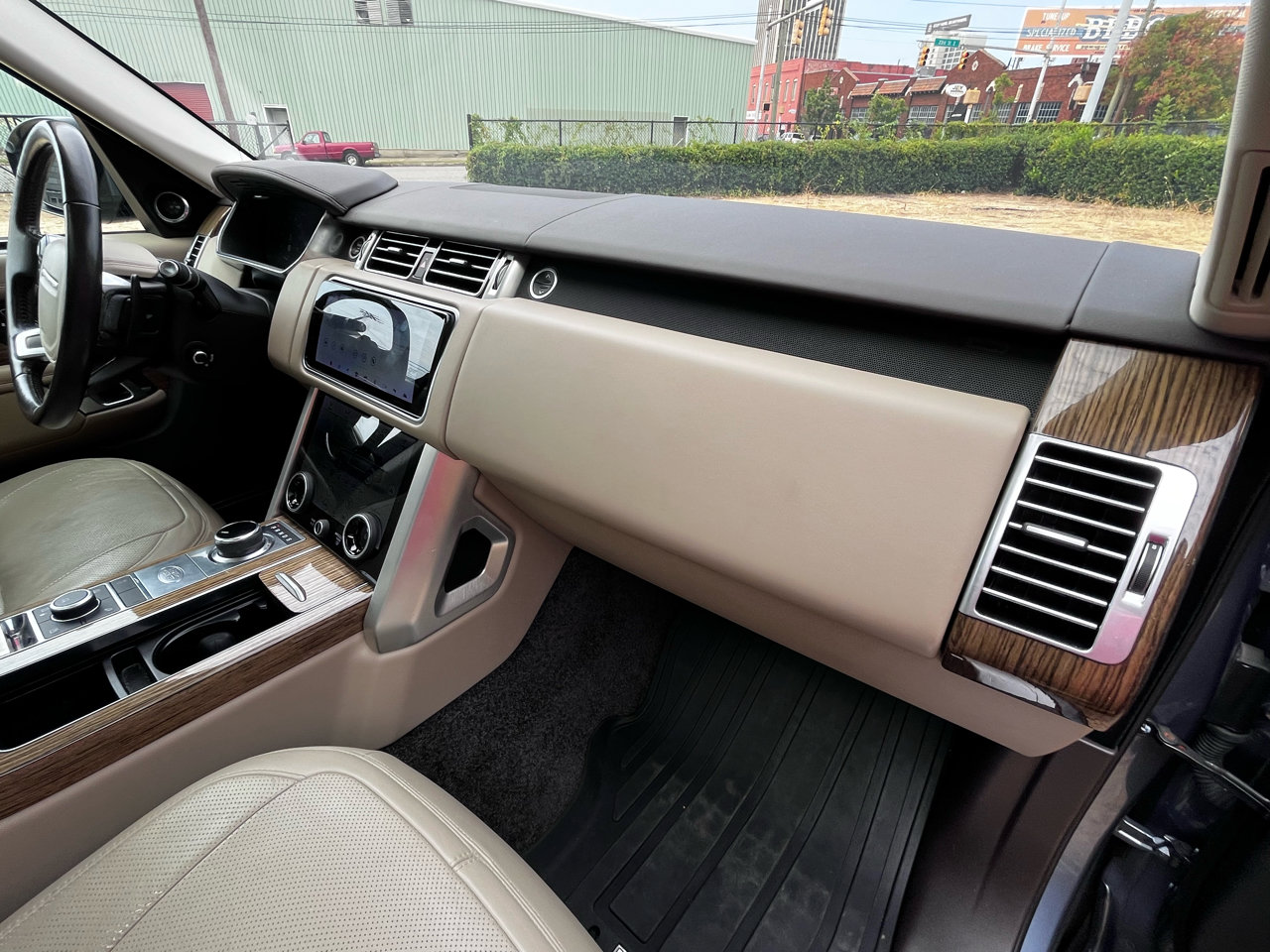 Used 2019 Land Rover Range Rover HSE image 64