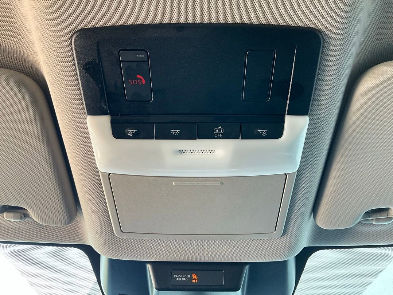 Used 2025 Nissan Rogue SV image 17