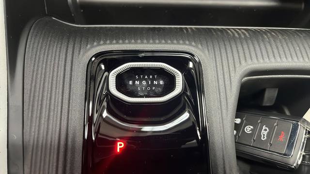 New 2026 Jeep Cherokee Overland w/ Trailer Tow Group image 31