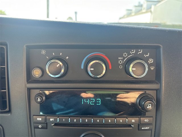 Used 2009 Chevrolet Express 3500 Extended Passenger image 17