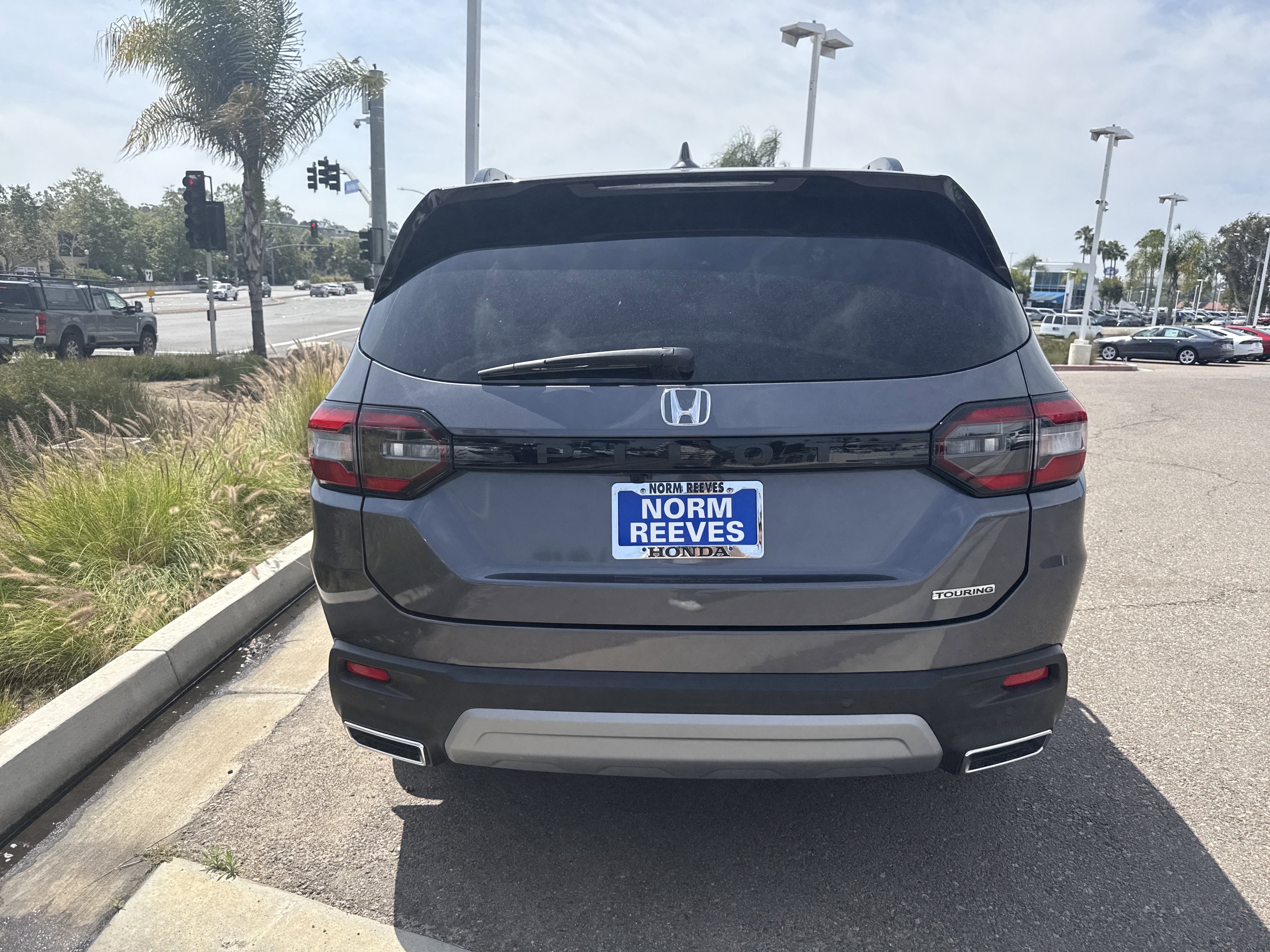 Certified 2025 Honda Pilot Touring image 6