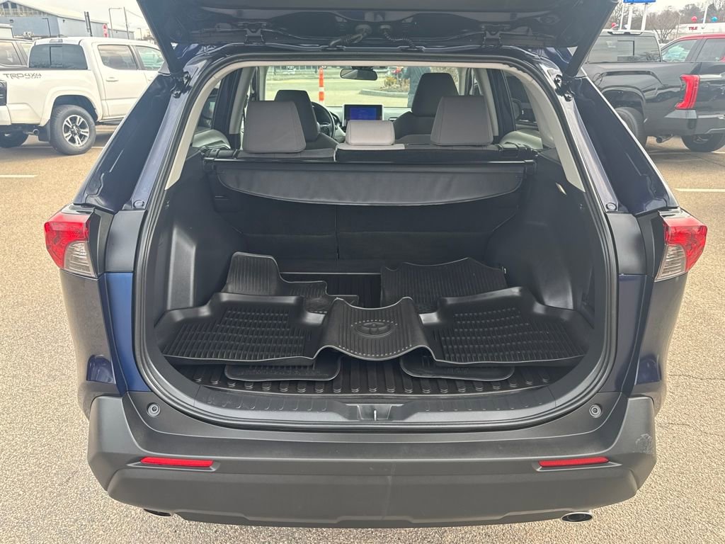 Used 2023 Toyota RAV4 XLE w/ Convenience Package image 7