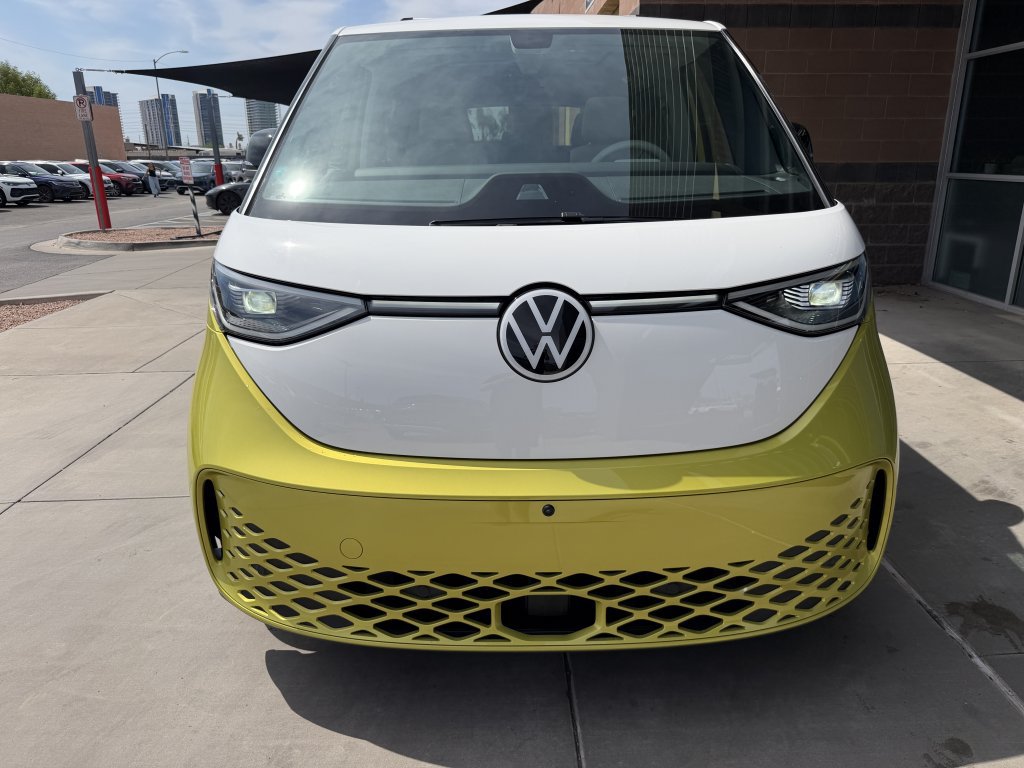 Used 2025 Volkswagen ID. Buzz 1st Edition RWD image 10