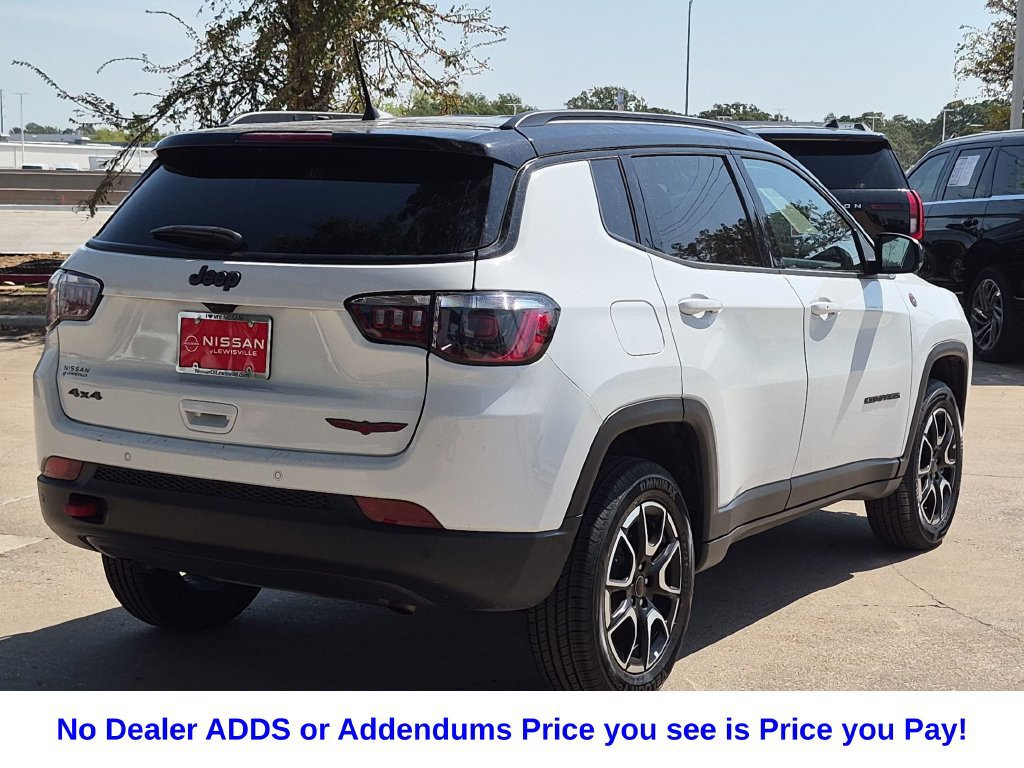Used 2025 Jeep Compass Trailhawk AWD/4WD image 11