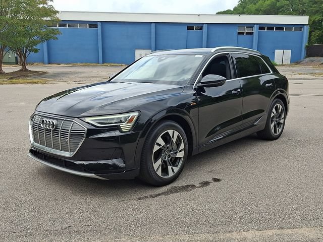 Used 2023 Audi e-tron Premium AWD/4WD image 3