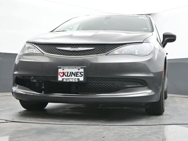 Used 2021 Chrysler Voyager Lxi FWD image 22