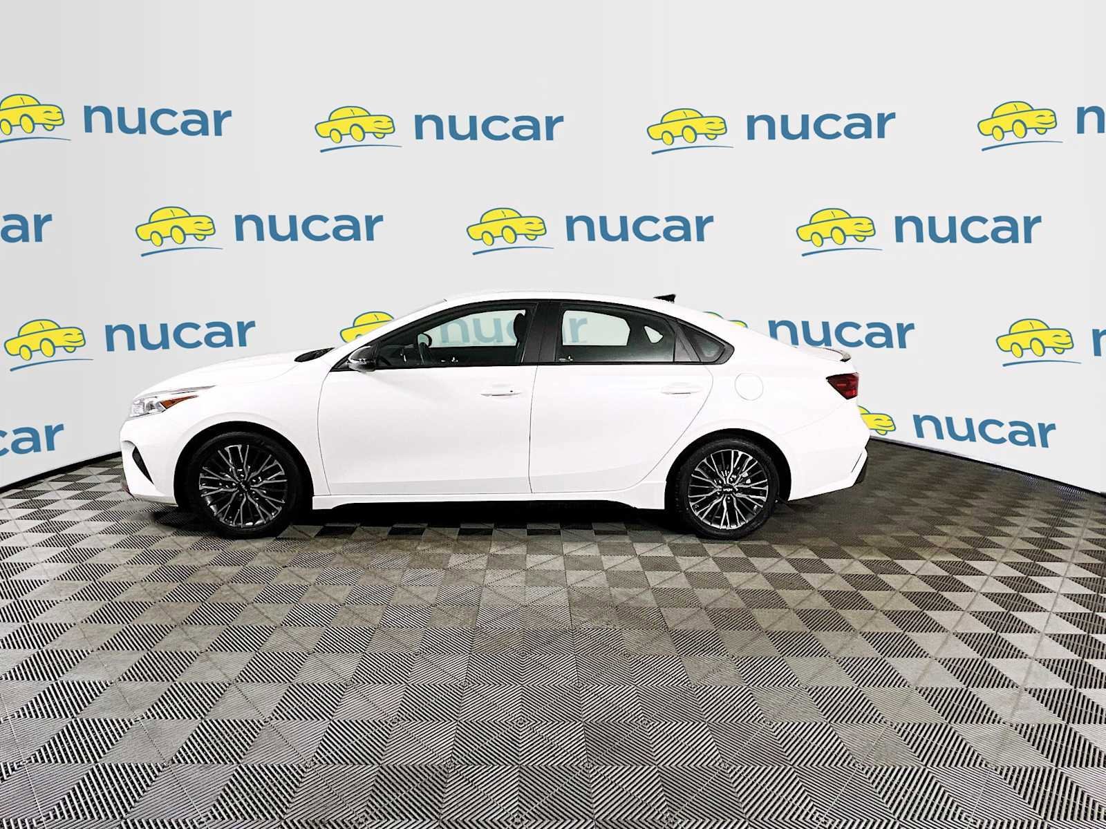Used 2023 Kia Forte GT-Line FWD image 4