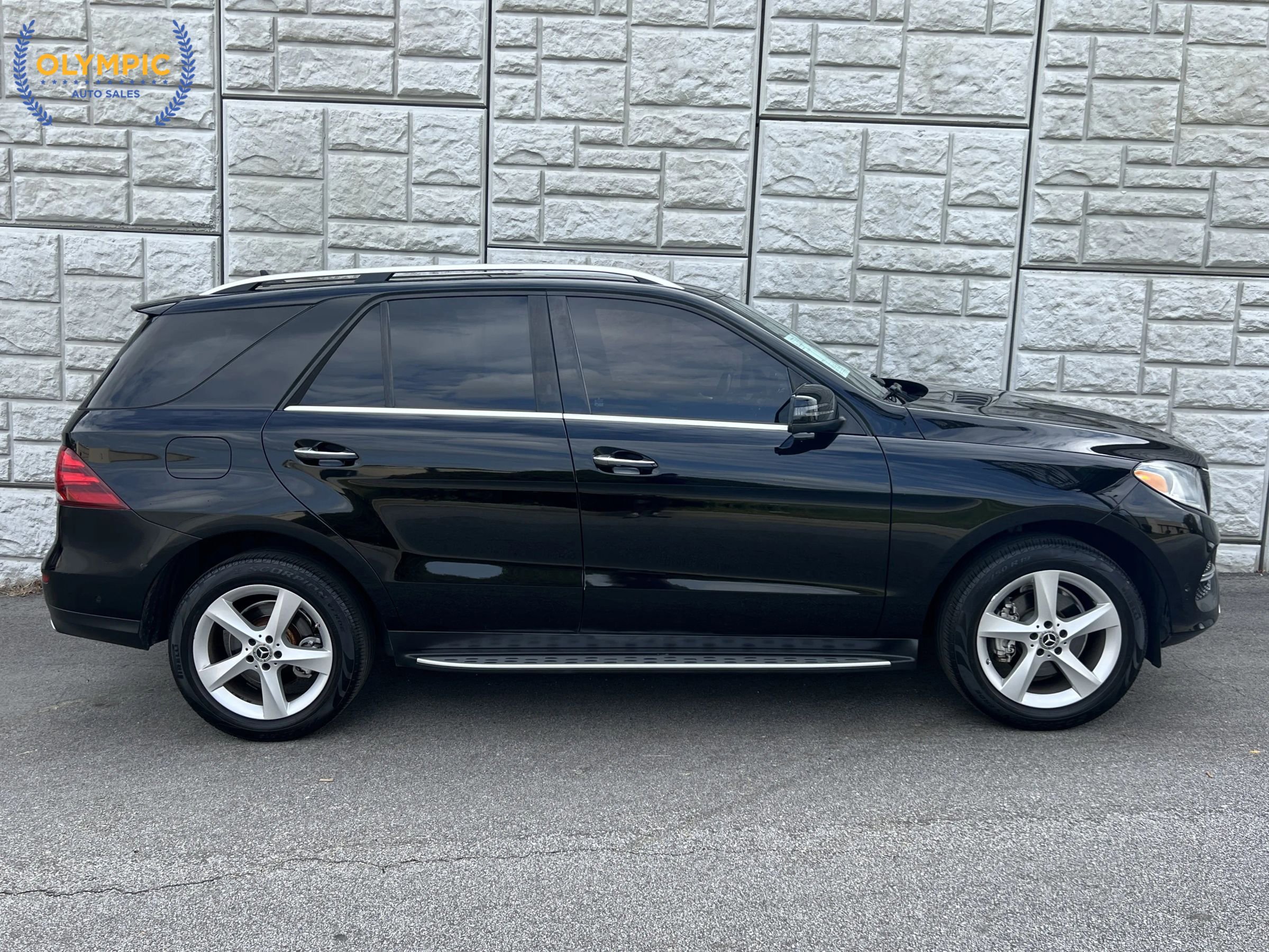 Used 2017 Mercedes-Benz GLE 350 w/ Premium 1 Package image 8