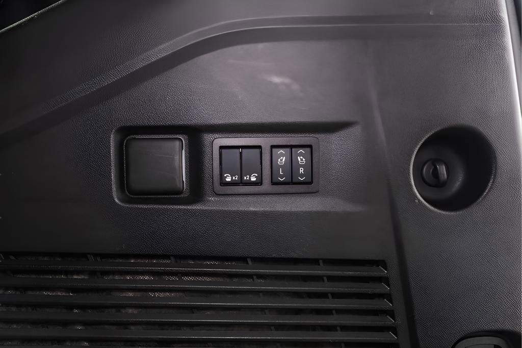 Used 2025 GMC Yukon Denali image 39