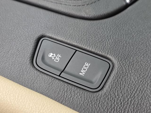 Used 2017 Cadillac XT5 Premium Luxury FWD image 25