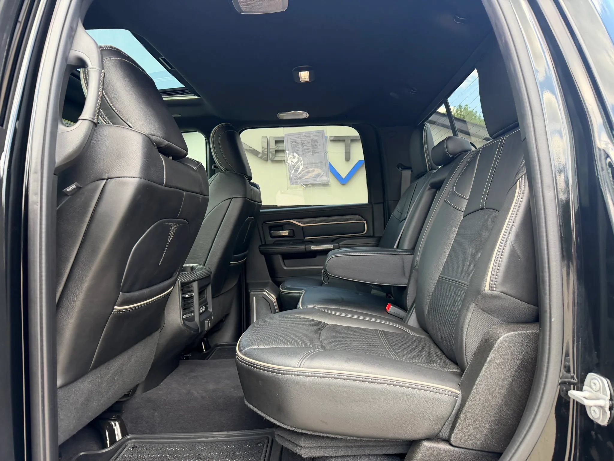 Used 2020 RAM 2500 Limited AWD/4WD image 39