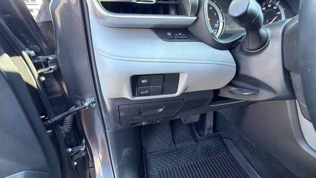 Used 2022 Toyota Highlander XLE AWD/4WD image 30