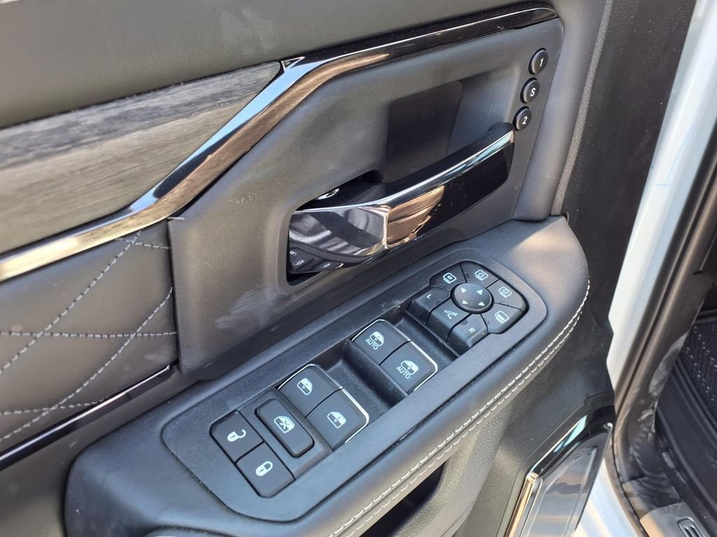 New 2026 RAM 2500 Limited AWD/4WD image 17