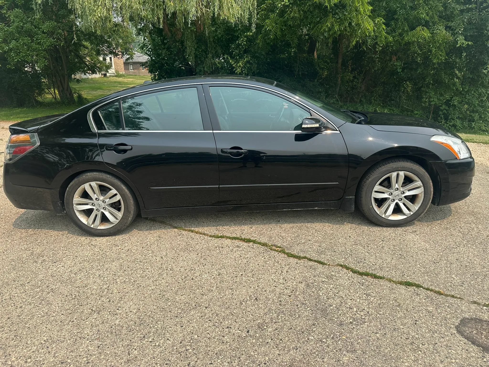 Used 2012 Nissan Altima 3.5 SR w/ Sport Pkg FWD image 5
