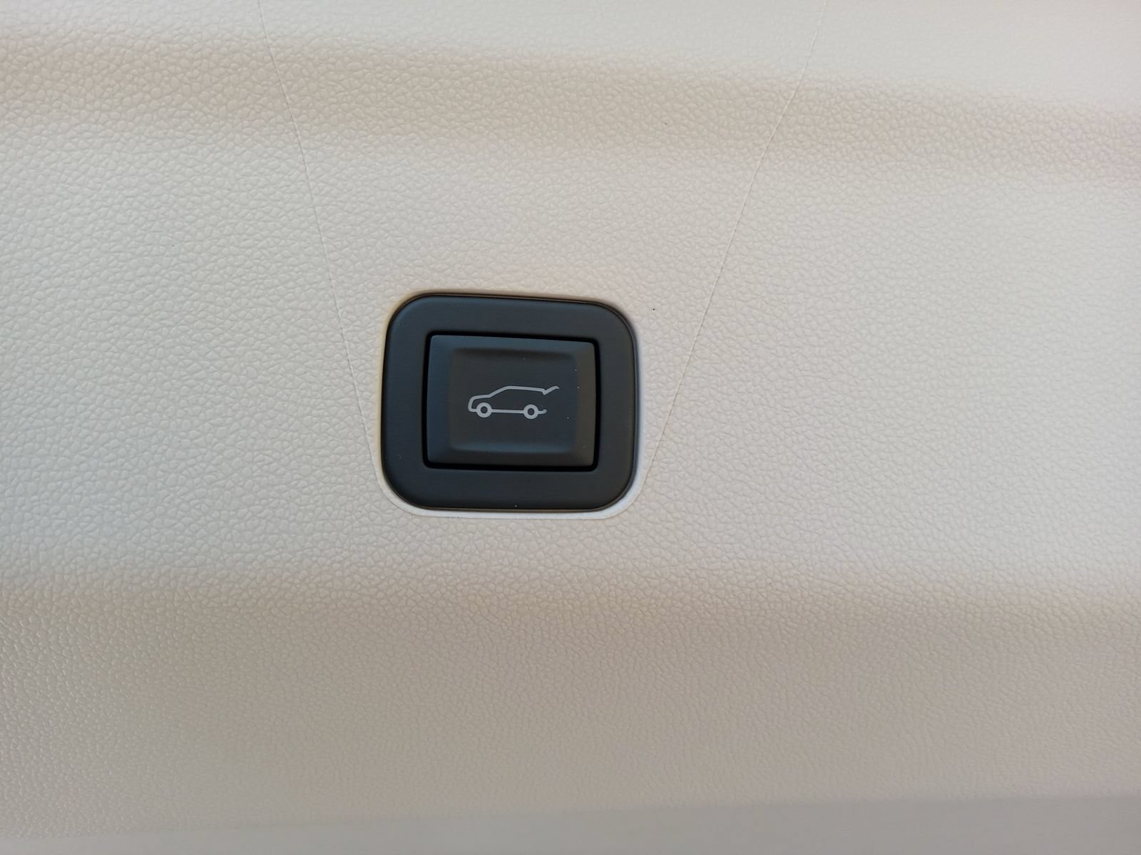 Certified 2026 Cadillac Escalade Platinum Sport AWD/4WD image 31
