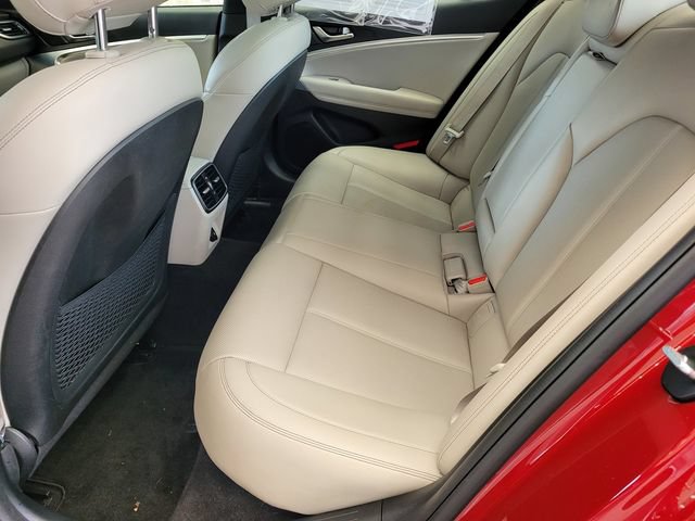 Used 2023 Genesis G70 2.0T RWD image 18