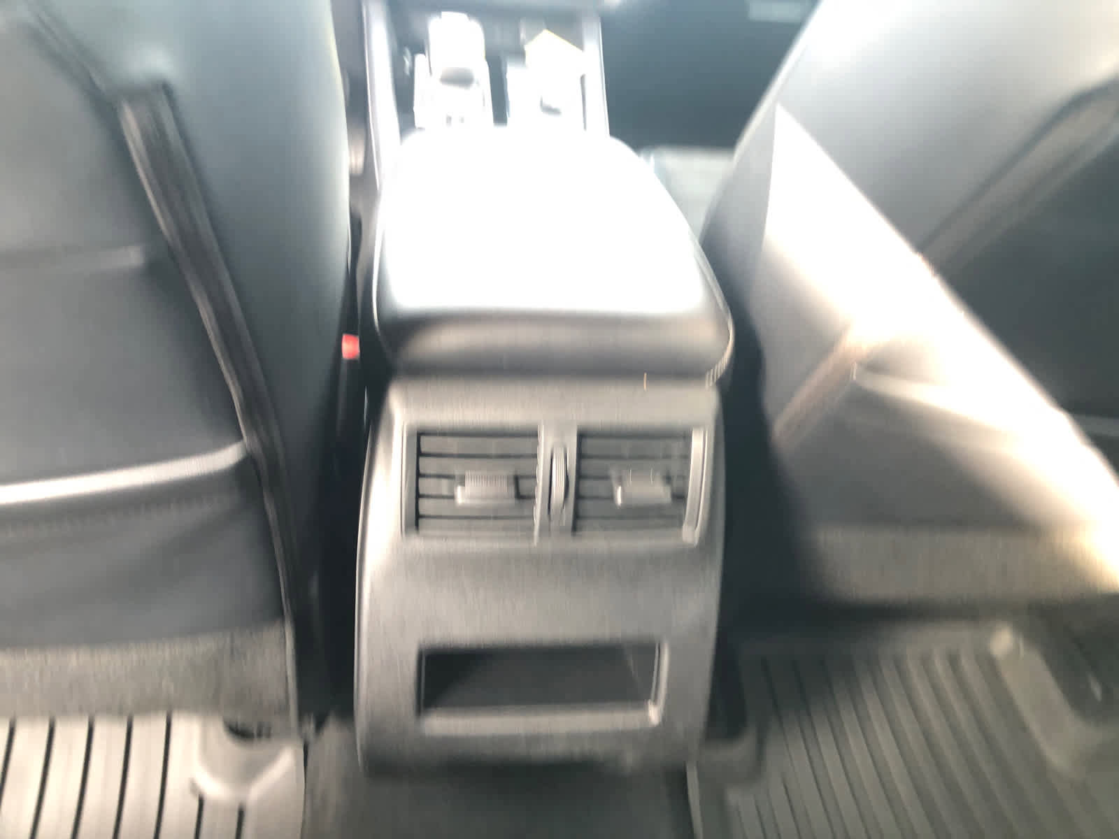 Used 2024 Mitsubishi Outlander SE image 28