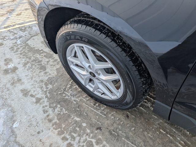 Used 2024 Ford Edge SEL image 7