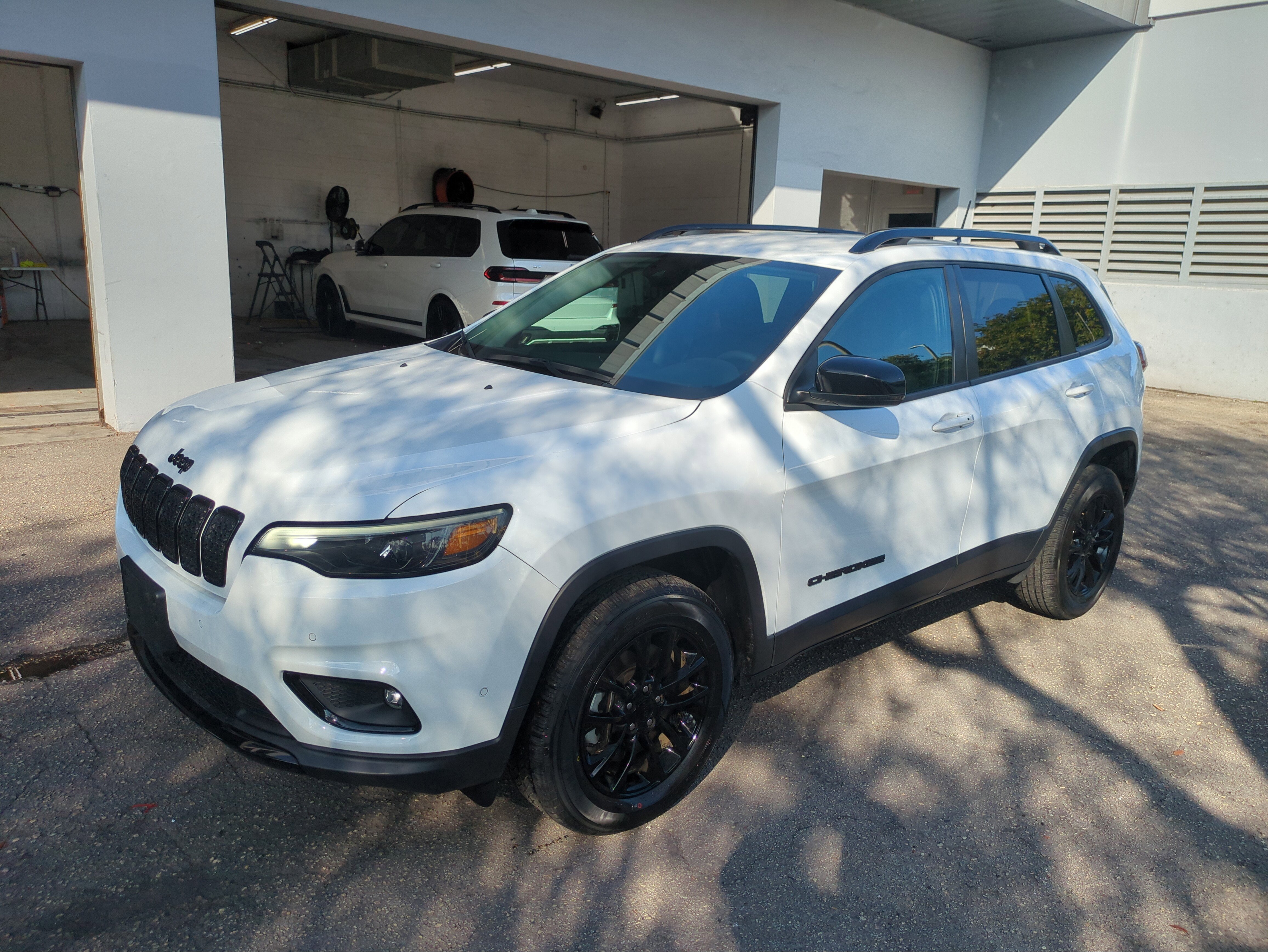 Certified 2023 Jeep Cherokee Altitude Lux image 9