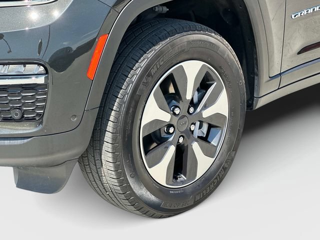 Used 2023 Jeep Grand Cherokee 4WD 4xe w/ Luxury Tech Group II image 29