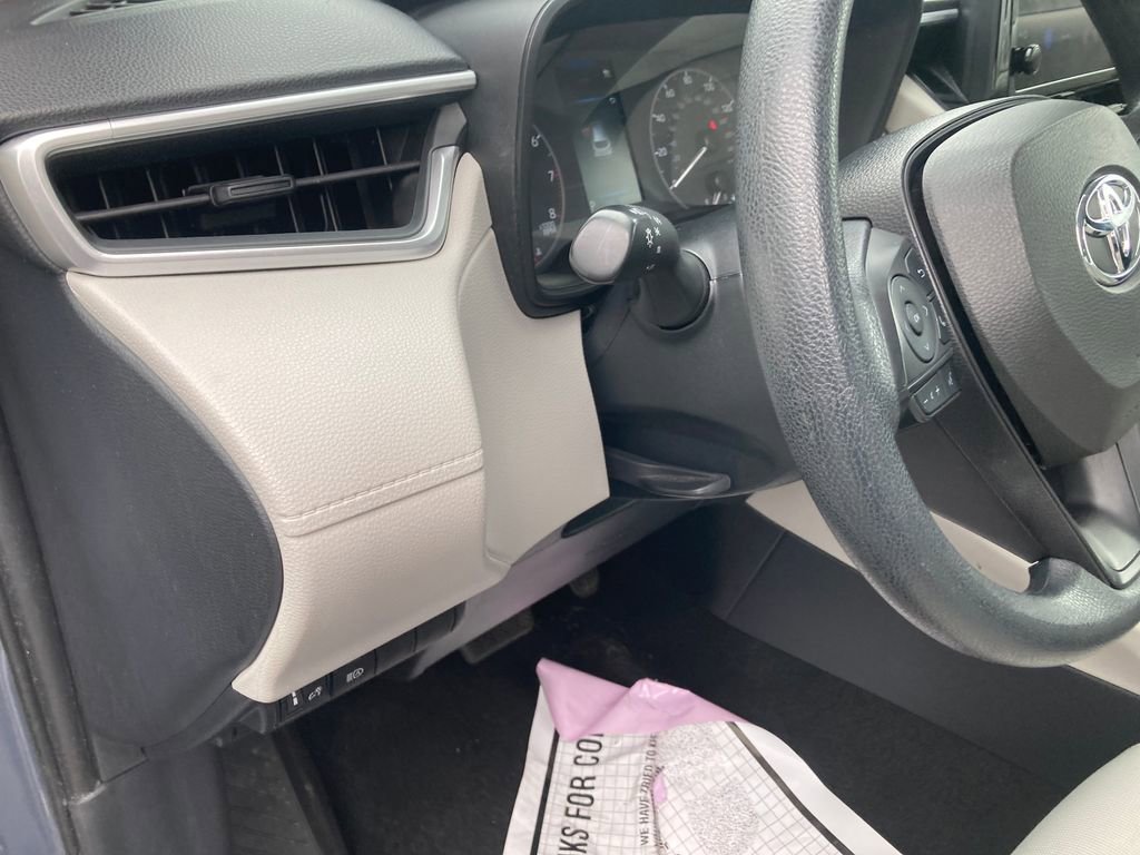 Used 2023 Toyota Corolla Cross L image 17