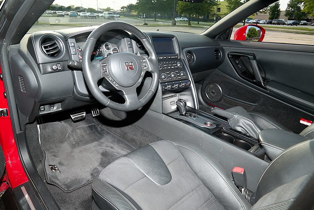 Used 2016 Nissan GT-R Premium AWD/4WD image 26