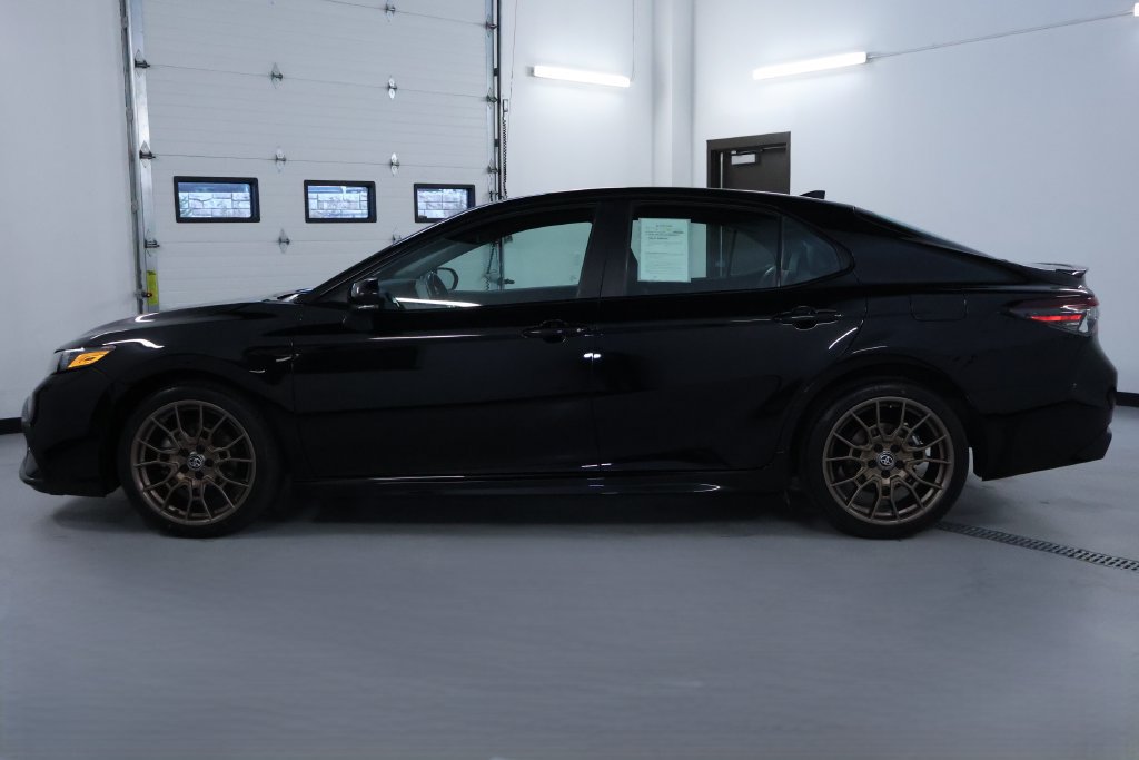 Used 2024 Toyota Camry SE AWD/4WD image 4